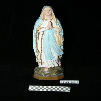 Imagen de yeso de la Virgen María