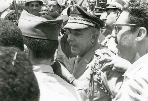 General Antonio Imbert Barrera y otras personas