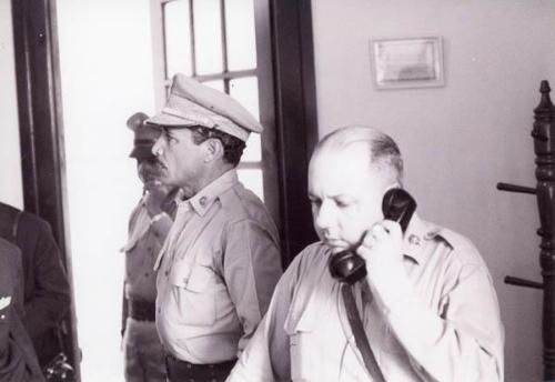 General Antonio Imbert Barrera al teléfono
