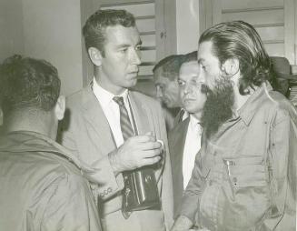 Camilo Cienfuegos y Bernard Diederich.