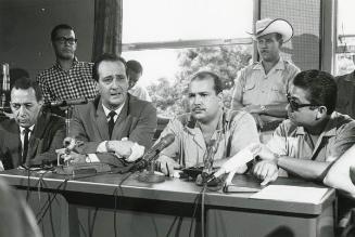 Francisco Alberto Caamaño, Héctor Aristy, Jottin Coury y Jorge Blanco en rueda de prensa