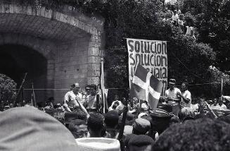 Manifestación de la UCN en la Puerta del Conde