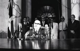 Héctor García Godoy  en el Palacio Nacional