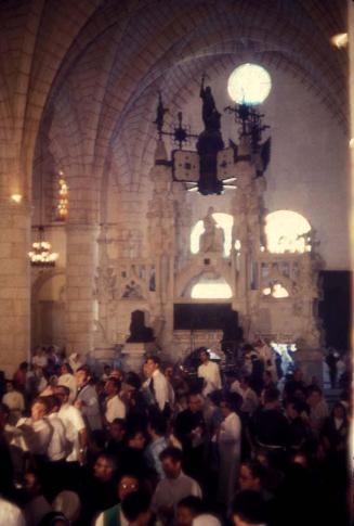 Asistentes a misa en la Catedral de Santa María de la Encarnación