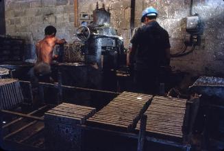 Interior de fábrica de granito
