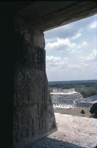 Templo de los Guerreros, visto desde un interior