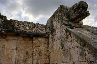 Detalle de muros prehispánicos, en Yucatán