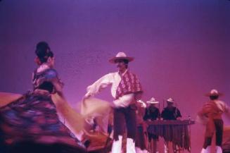Espectáculo de danzas tradicionales mexicanas
