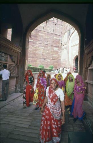 Mujeres en el fuerte de Agra, India