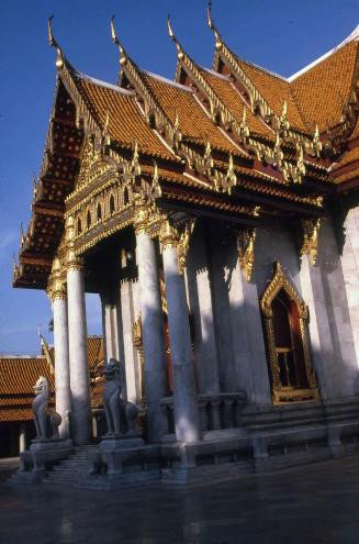 Entrada al Templo de Mármol, en Bangkok