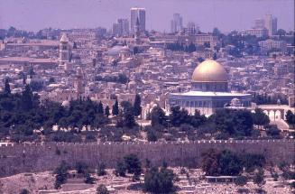 Vista lejana de la Cúpula de la Roca en Jerusalén