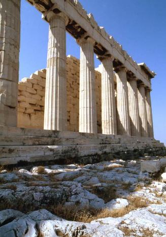 Ruinas de edificación griega IV