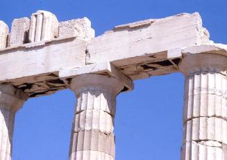 Ruinas de edificación griega VII
