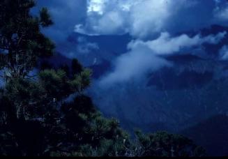 Nubes sobre la cordillera -Pico Duarte-