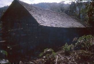 Cabaña con techo de tablitas
