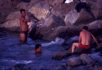 Bañistas en río del Cibao I
