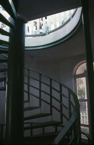 Escalera en caracol de la glorieta del parque en Puerto Plata