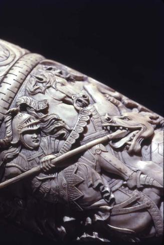 Detalle de marfil tallado en el Museo de las Casas Reales II