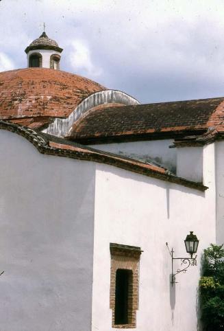 Vista lateral de la iglesia de Sabana Grande de Boyá