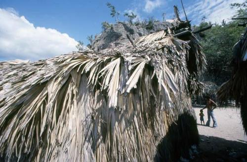 Detalle de techo en poblado de Cabo Rojo