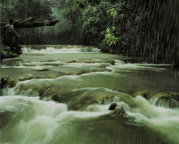 Lloviendo en el Río Comate, Bayaguana