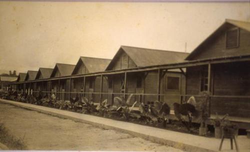 Construcción de 7 barracas en la Fortaleza San Luis. 1919-1922