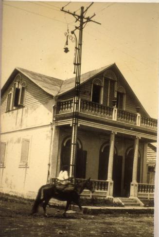 Calle 16 de Agosto esquina calle Mella. 1919-1922