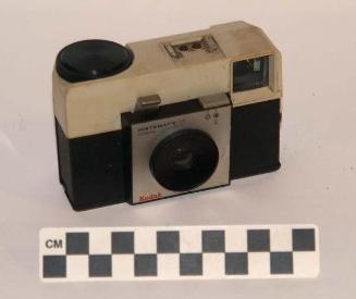 Cámara fotográfica Kodak Instamatic 100